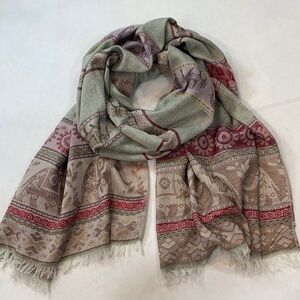 Beautiful Indian elephant print scarf. Green red